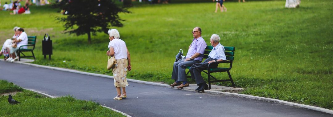 Altenpflegeheim oder Seniorenpflege zu Hause