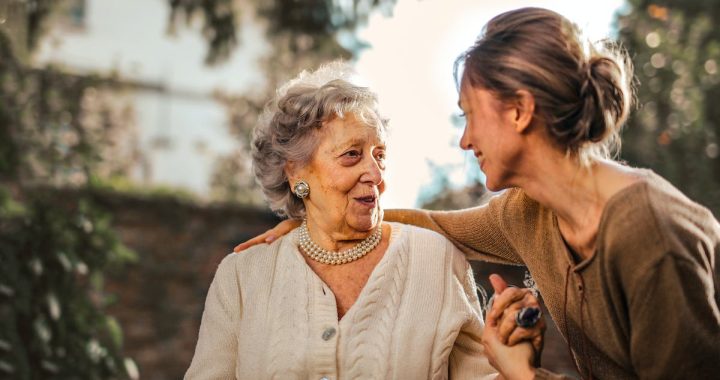 Ganztägige Altenpflege – welche Möglichkeiten gibt es?